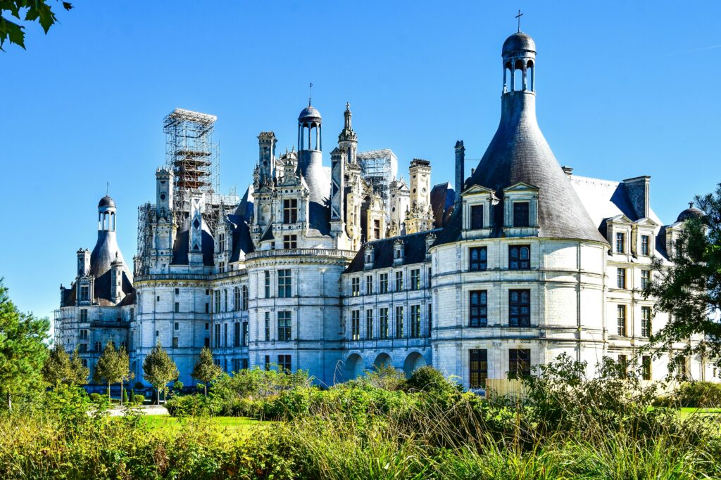 Explore the grandeur of Château de Chambord, an iconic French Renaissance castle.